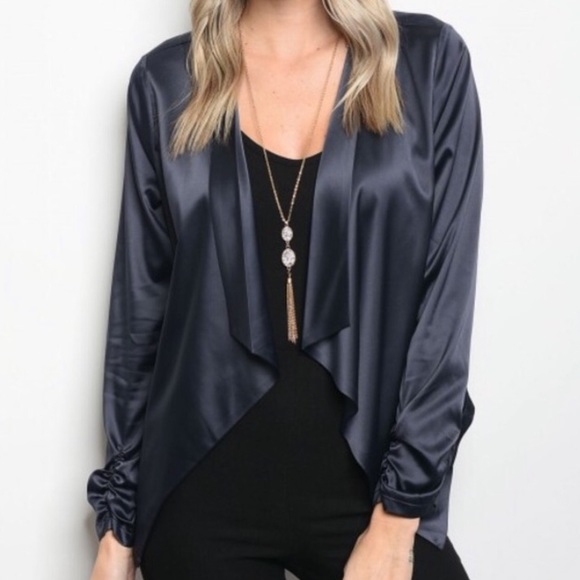 Satiny navy blue cropped high low blazer - Picture 2 of 8